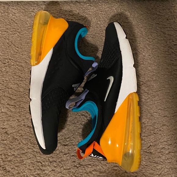 Nike Airmax 270 size 7y - Picture 5 of 8
